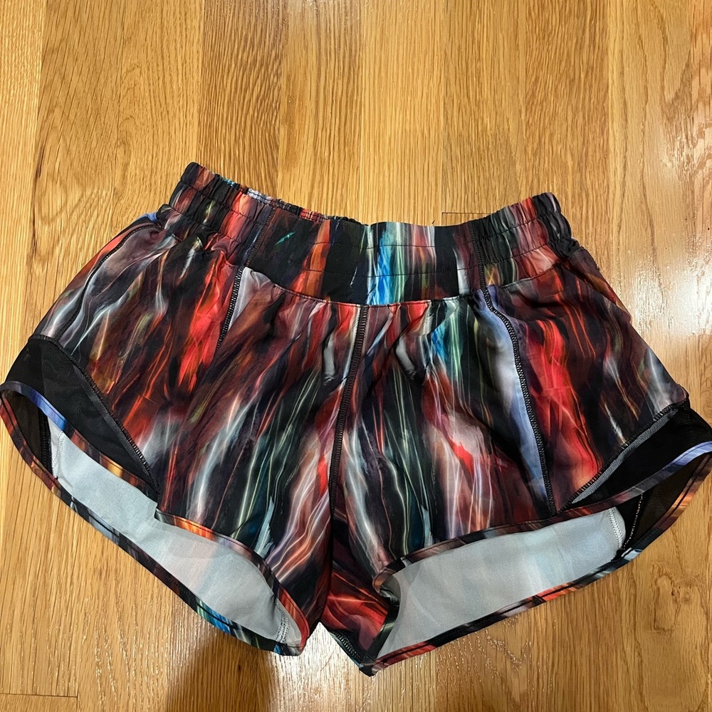 Fun lululemon hotty hot shorts. Very good condition.
